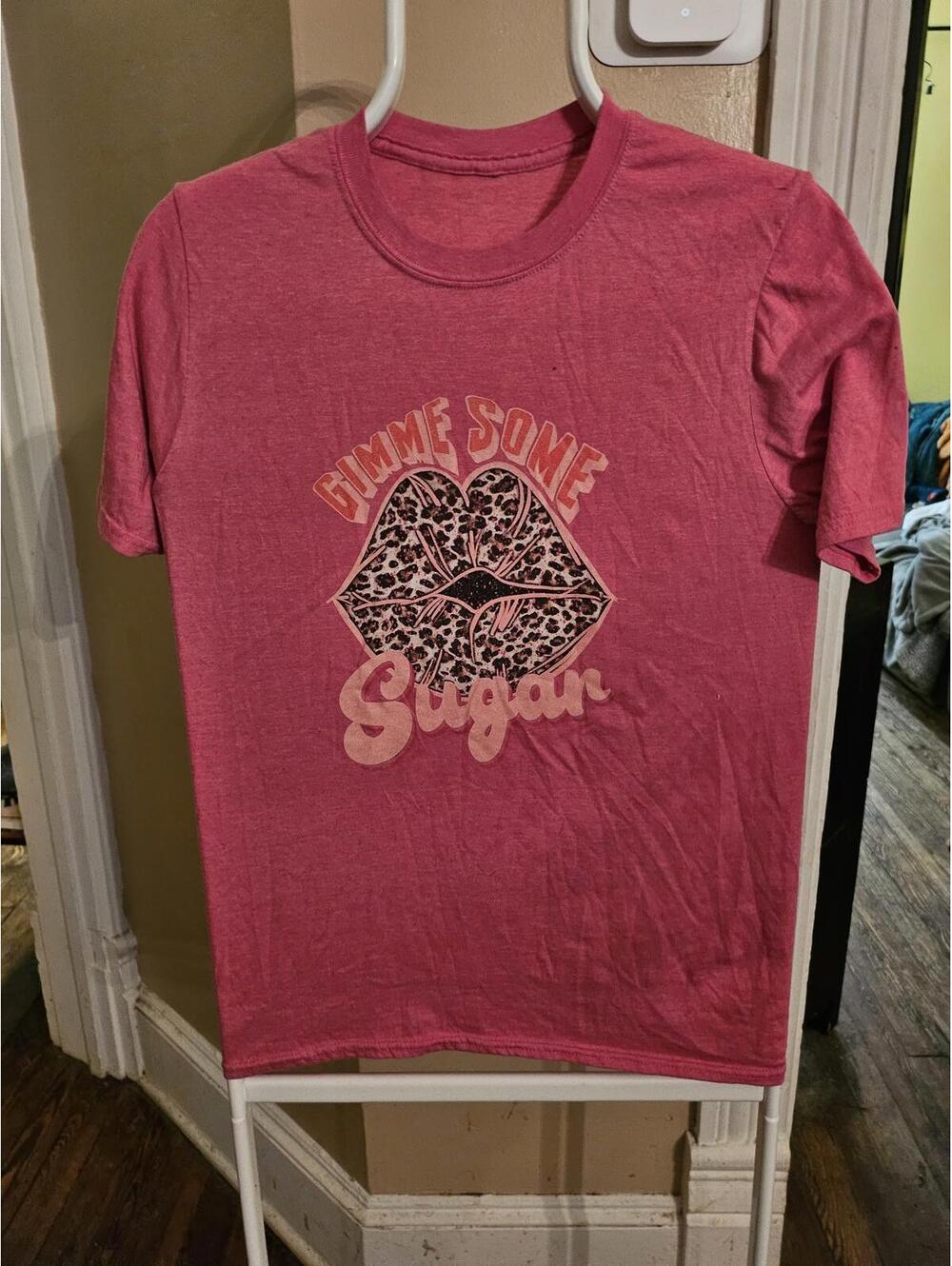 Women's T-shirt- lips - gimme some sugar -no size on tag. Fits like a M